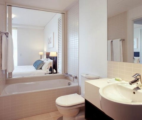 Cairns Harbour Lights Hotel - Hervey Bay Accommodation 3