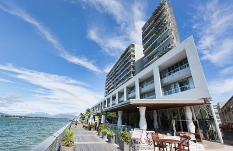 Cairns Harbour Lights Hotel - Hervey Bay Accommodation 5