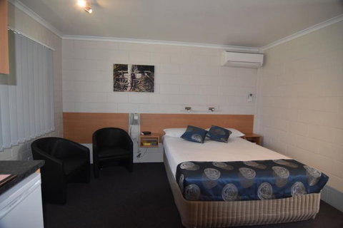 Billabong Motor Inn - Hervey Bay Accommodation 1