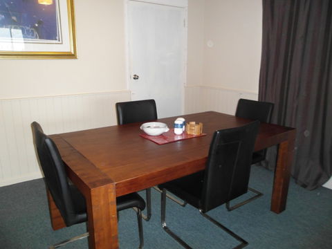 AMELIA STREET GLADSTONE 5 BEDROOMS - Hervey Bay Accommodation 2