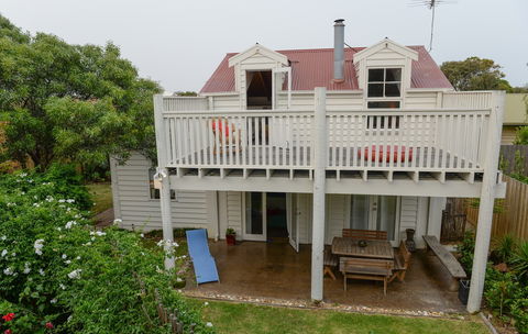 Surfers Palace Torquay - Tourism Hervey Bay 0