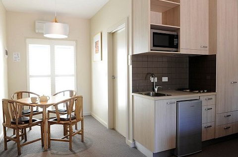 The Haus Studio Apartments - Hervey Bay Accommodation 7