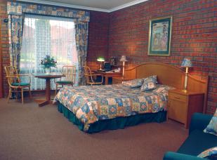 Sovereign Park Motor Inn - Hervey Bay Accommodation 0