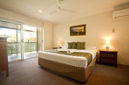 A Tropical Nite - Hervey Bay Accommodation 3