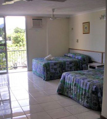 Cairns Holiday Lodge - Hervey Bay Accommodation 2