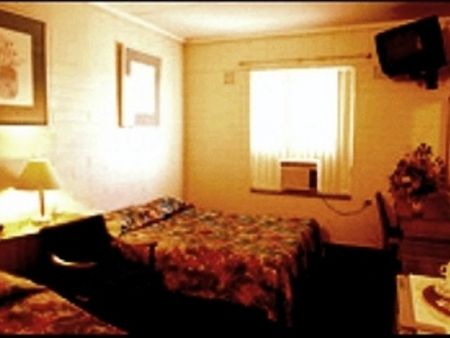 Morphett Arms Hotel - Hervey Bay Accommodation 2