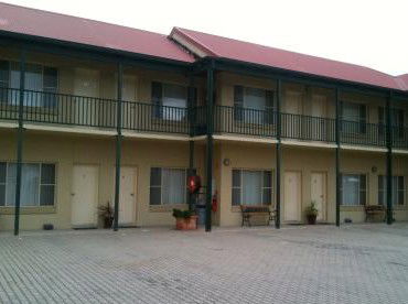 Golden Guitar Motor Inn - Tourism Hervey Bay 1
