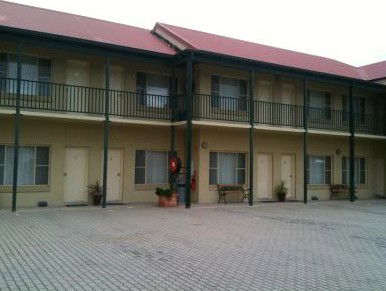 Golden Guitar Motor Inn - Tourism Hervey Bay 3