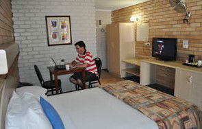 Castle Motor Lodge - Hervey Bay Accommodation 1