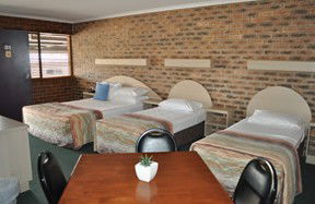 Castle Motor Lodge - Hervey Bay Accommodation 3