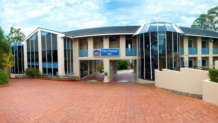 Best Western Twin Towers Inn - Tourism Hervey Bay 0