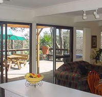 Lakeview Cottage - Hervey Bay Accommodation
