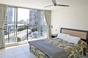 Condor Ocean View Apartments - Hervey Bay Accommodation 3
