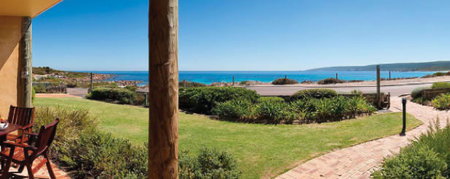 Canal Rocks Beachfront Apartments - Hervey Bay Accommodation 4