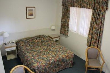 AZA Motel - Hervey Bay Accommodation 1