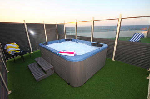 San Simeon Beachfront Apartments - Hervey Bay Accommodation 4