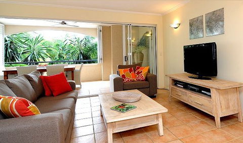 Cayman Villas Port Douglas - Hervey Bay Accommodation 1