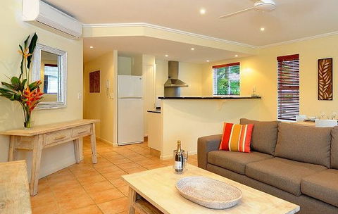 Cayman Villas Port Douglas - Hervey Bay Accommodation 3
