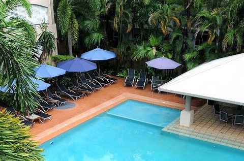 Cayman Villas Port Douglas - Hervey Bay Accommodation 4