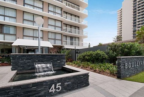 Boulevard Towers - Hervey Bay Accommodation 2