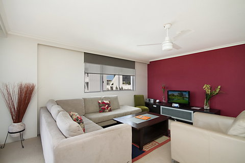 Sandpiper Apartments Broadbeach - Hervey Bay Accommodation 2