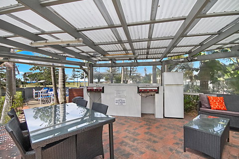 Sandpiper Apartments Broadbeach - Hervey Bay Accommodation 4