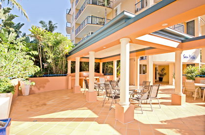 San Mateo On Broadbeach - Hervey Bay Accommodation 10