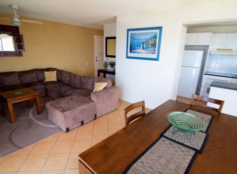 Beach Lodge Apartments - Hervey Bay Accommodation 3