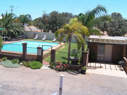 Old Mill Motel, Dongara - Hervey Bay Accommodation 1