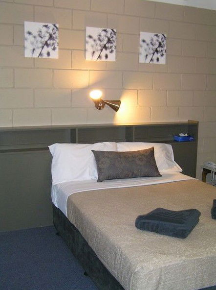 Old Mill Motel, Dongara - Hervey Bay Accommodation 5
