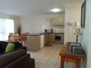 Pacific Sun Gold Coast Holiday Townhouse - Hervey Bay Accommodation 3