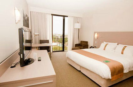 Holiday Inn Darwin Hotel - Hervey Bay Accommodation 0