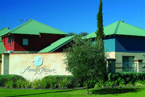 Amalfi Resort - Tourism Hervey Bay 4