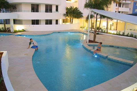 Waves Maroochy River - Hervey Bay Accommodation 1