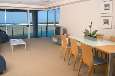 Waves Maroochy River - Hervey Bay Accommodation 2