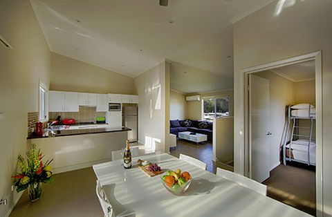 Middle Rock Holiday Resort - Hervey Bay Accommodation 0