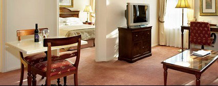 Canterbury International Hotel - Hervey Bay Accommodation 1