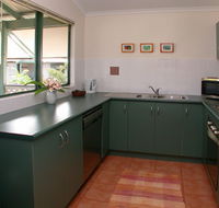 Cocos Beach Bungalows - Hervey Bay Accommodation