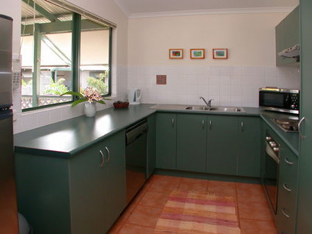 Cocos Beach Bungalows - Tourism Hervey Bay 0
