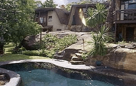 Studio Cottages Romantic Hideaway - Hervey Bay Accommodation 1