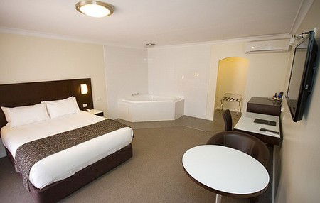 Country Comfort Premier Motel - Hervey Bay Accommodation 3