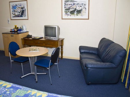 Mayfair Plaza Motel - Hervey Bay Accommodation 1