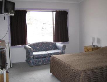 Banjo Paterson Inn - Tourism Hervey Bay 1