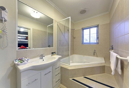 Comfort Inn And Suites Georgian Albury - Hervey Bay Accommodation 0