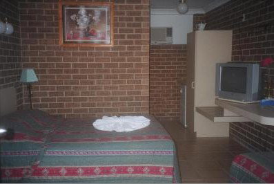 Buccaneer Motel - Tourism Hervey Bay 1