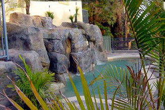 Crusoes Holiday Apartments - Hervey Bay Accommodation 0