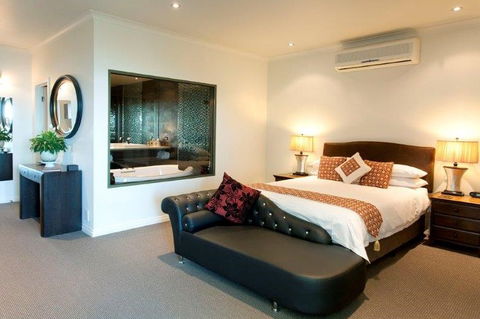 Arthurs Views - Bed & Breakfast Retreat - Hervey Bay Accommodation 1