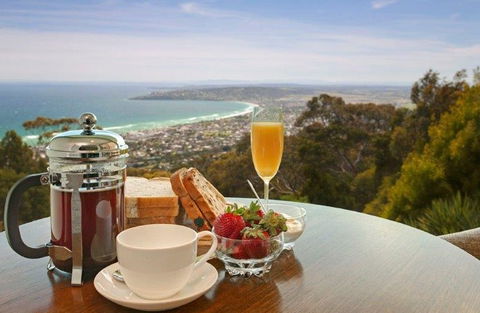 Arthurs Views - Bed & Breakfast Retreat - Hervey Bay Accommodation 2
