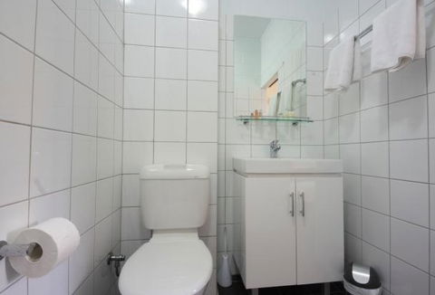 Coconut Grove Holiday Apartments - Tourism Hervey Bay 4