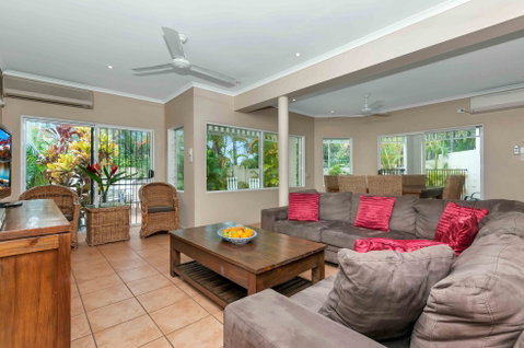 The Villas Palm Cove - Hervey Bay Accommodation 0